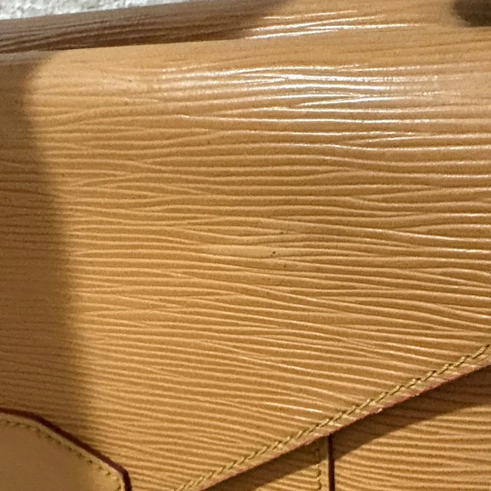 Vintage LV Epi leather - Picture 5 of 12
